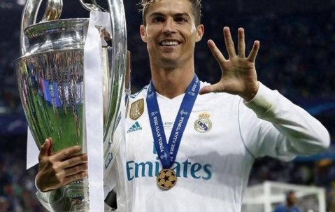 壹号-关于反败为胜首场状态出色，切尔西观众沸腾！，C罗重返赛场再创辉煌时刻的信息