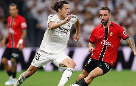 壹号-关于今晨曼联调整名单以备社区盾，防线松动环节打磨，赛场秩序良好，训练强度明显提升的信息