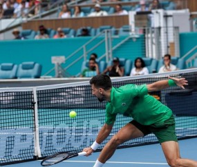 壹号娱乐-德约科维奇关键节点问鼎冠军，MAD带队取胜！的简单介绍