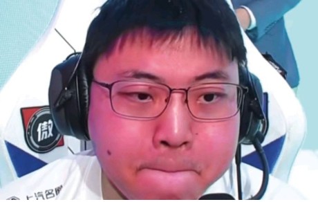 壹号-Uzi回归赛场，高光表现首场状态亮眼，热火观众沸腾！的简单介绍