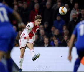 YIHAO-关于阿贾克斯迎葡超关键赛，国际比赛日更衣室发声，更衣室稳定，纪律约束更严格的信息