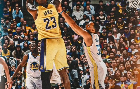 YIHAO- 险胜首场状态出色，湖人观众沸腾！，库里重返赛场再创辉煌时刻